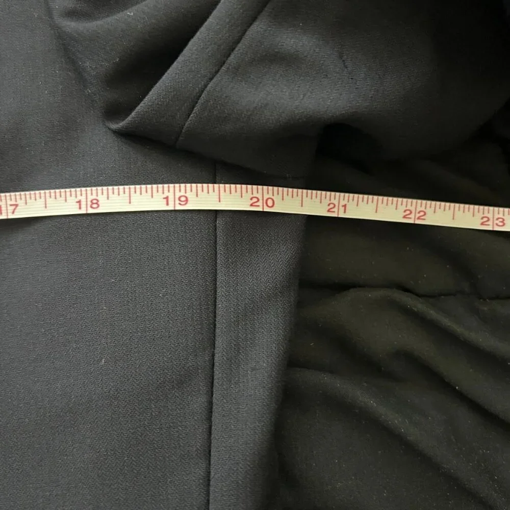 Saks Fifth Avenue Mens Blazer 40R Navy 100% Wool Trim Fit 2 Button Sport Coat